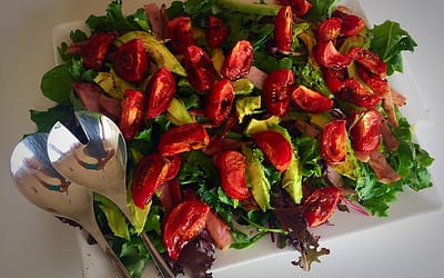 Bacon, tomato and avocado salad